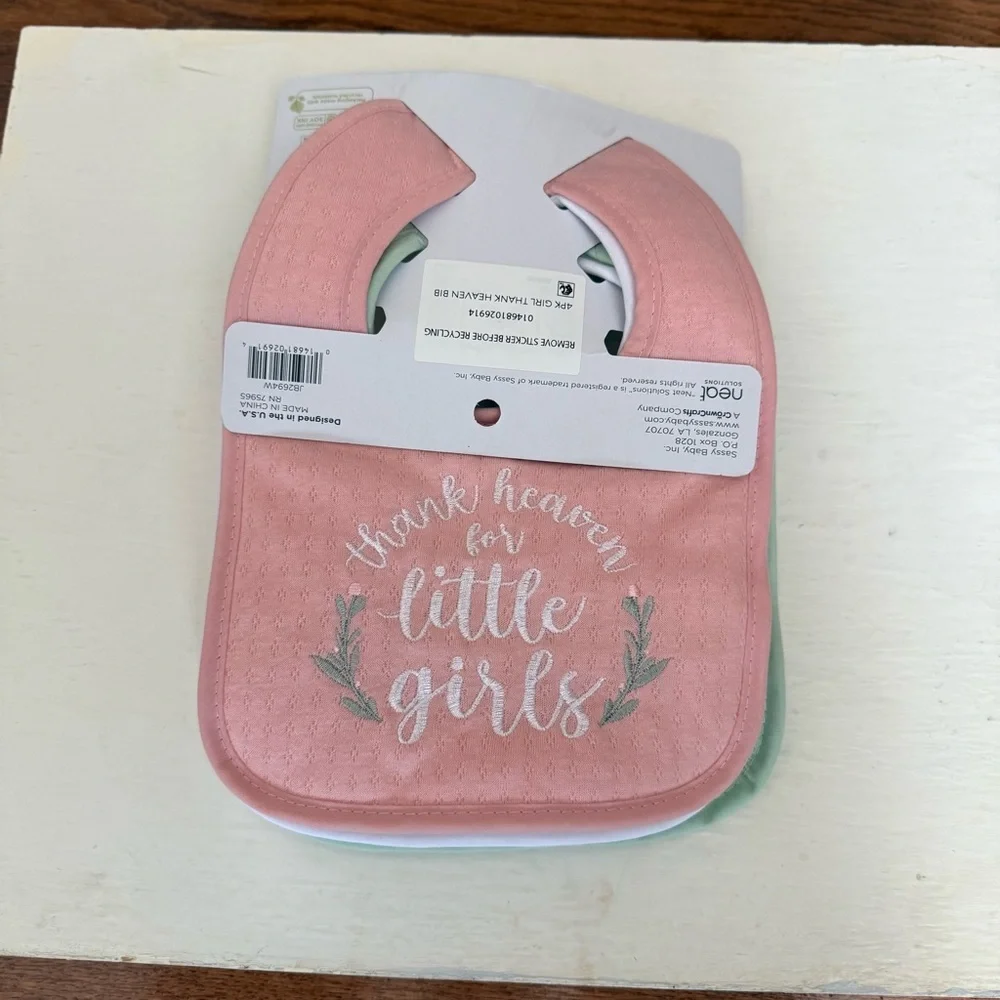 Little Dreamer Green Bib